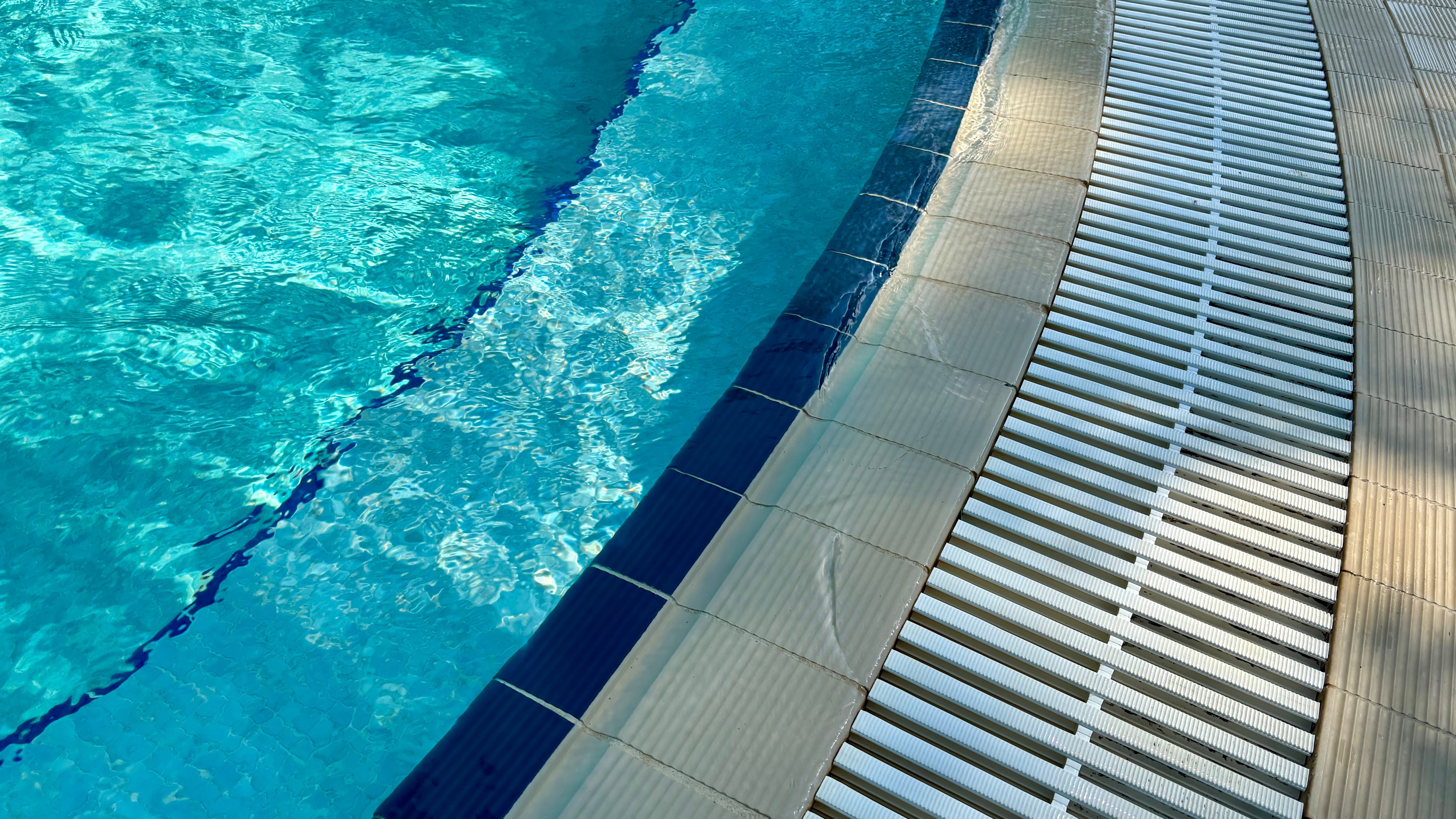Pool_Deck_Trench_Drain