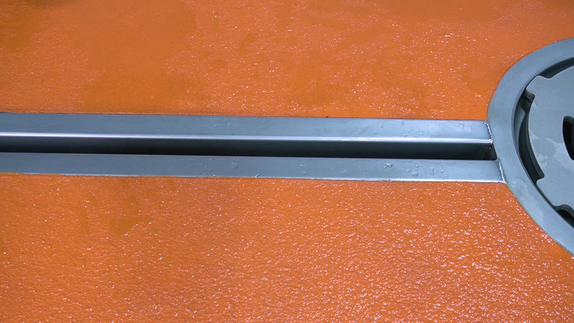 Slot drain top down