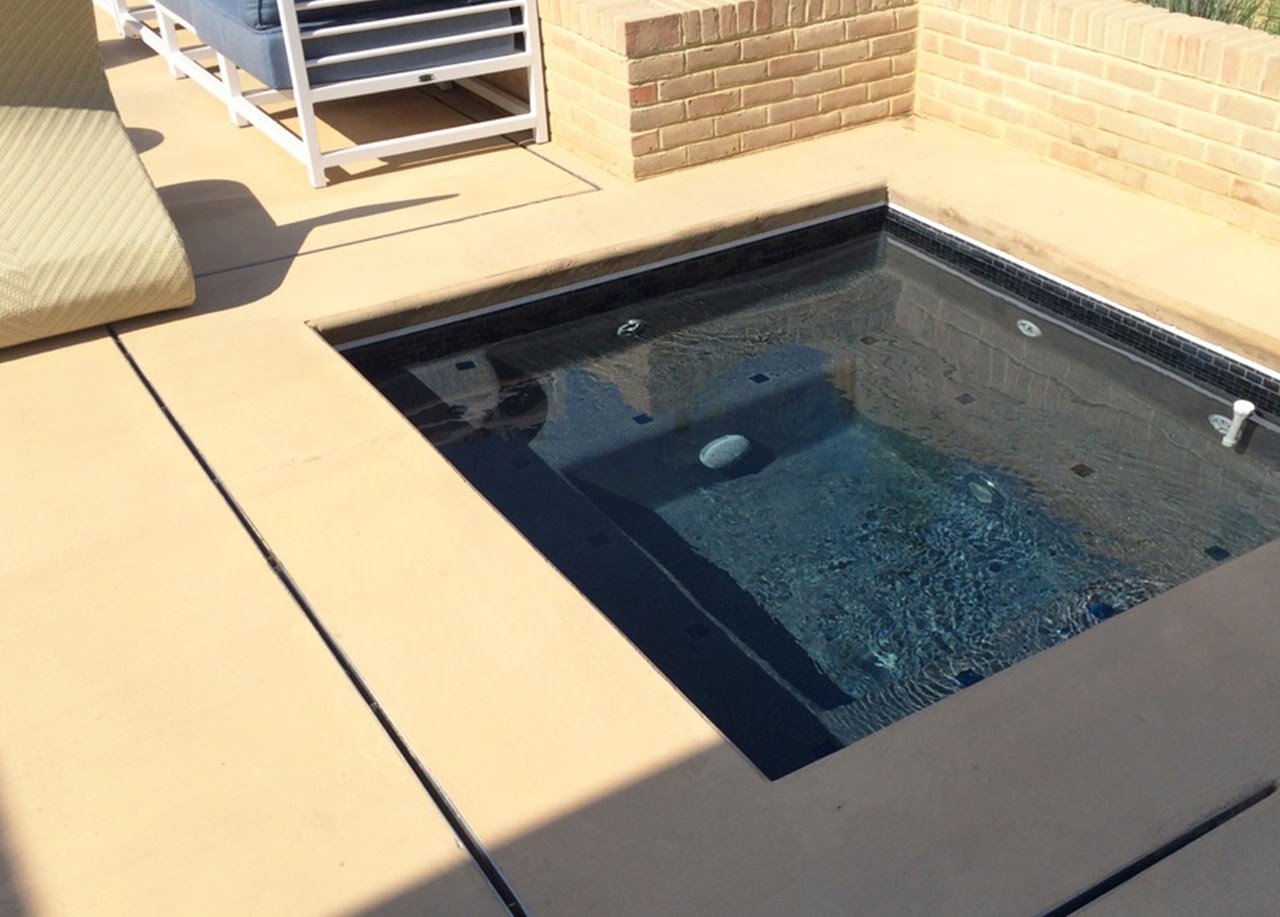 https://blog.slotdrainsystems.com/hubfs/Google%20Drive%20Integration/7%20Stunning%20Exterior%20Hardscape%20Linear%20Drains.jpeg